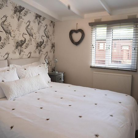 Lakeview Lodge, Builth Wells No Tradesmen Allowed Экстерьер фото